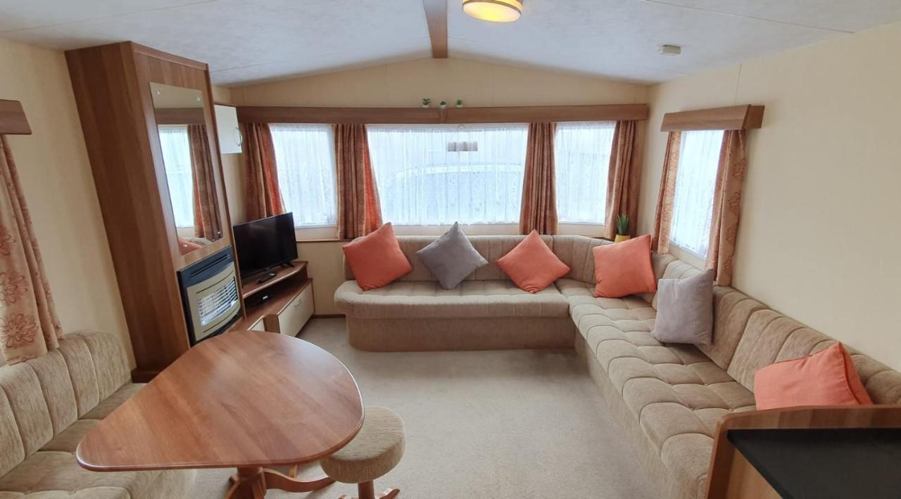 Olympic Holiday Caravan Hotel Селси Екстериор снимка