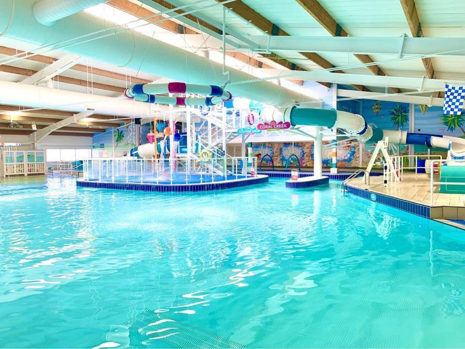 Olympic Holiday Caravan Hotel Селси Екстериор снимка