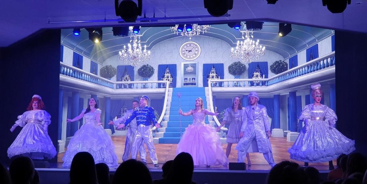 Olympic Holiday Caravan Hotel Селси Екстериор снимка