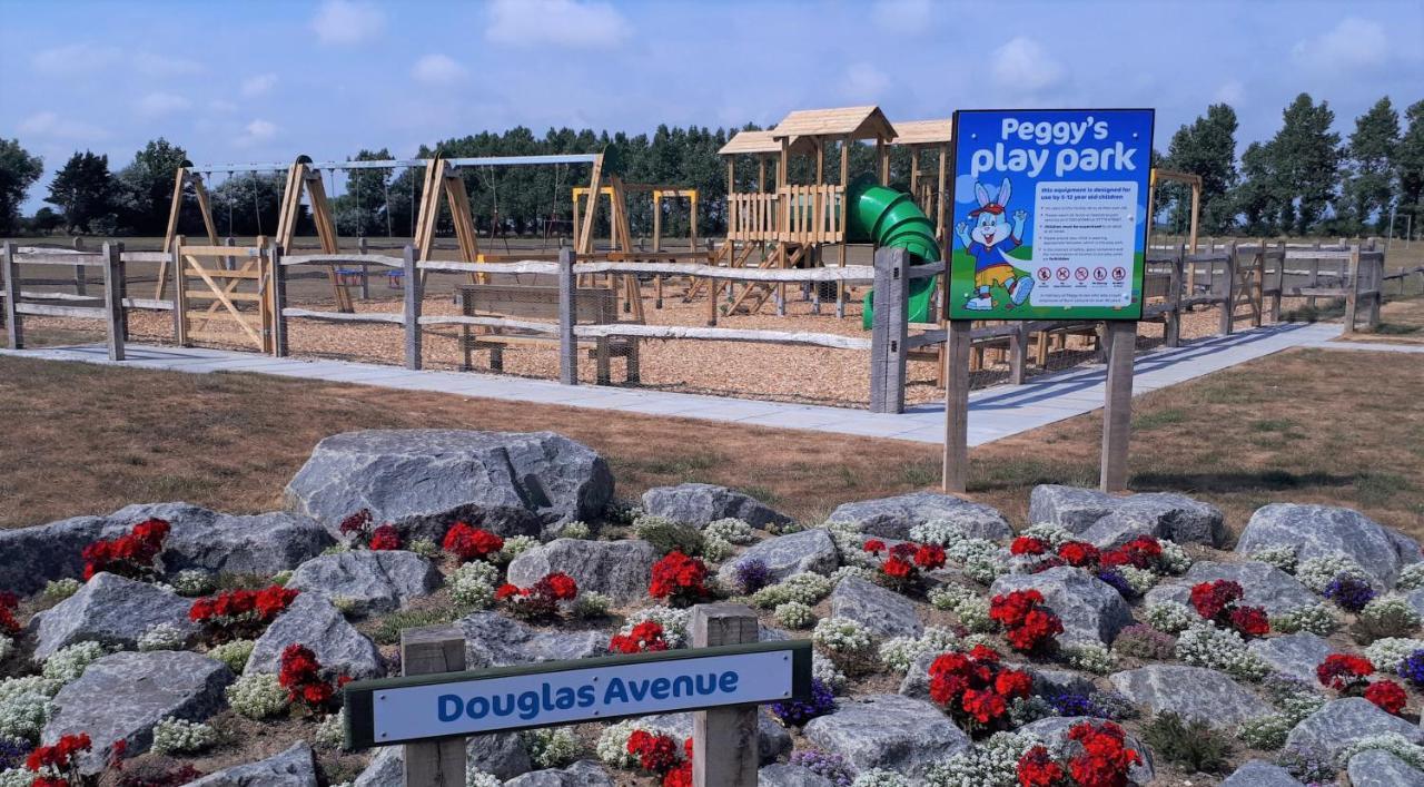 Olympic Holiday Caravan Hotel Селси Екстериор снимка