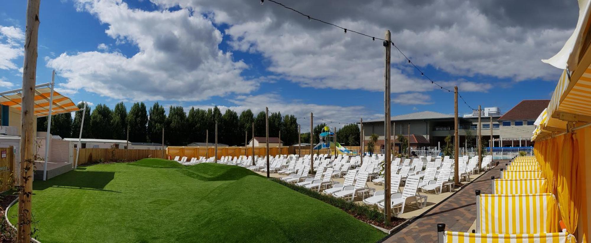 Olympic Holiday Caravan Hotel Селси Екстериор снимка
